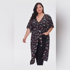 Plus size Floral print buttoned kimono. Size 1X.